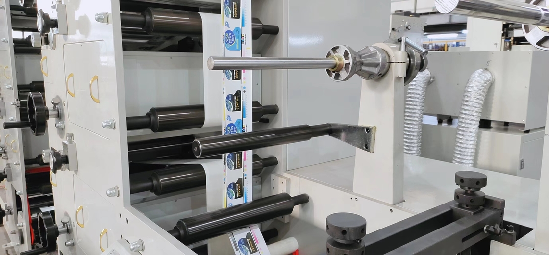 8 Farbpapier-Etikettendruckmaschine-Drehungs-Stangen-Funktion mit UVstellen-Farbdruck